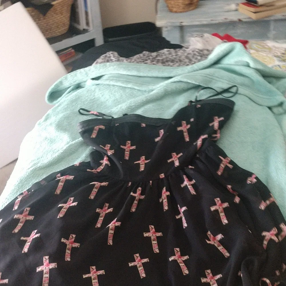 Juniors lightweight cocktail dress - Picture 2 of 5